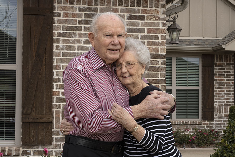 Lindale residents celebrate 75th anniversary
